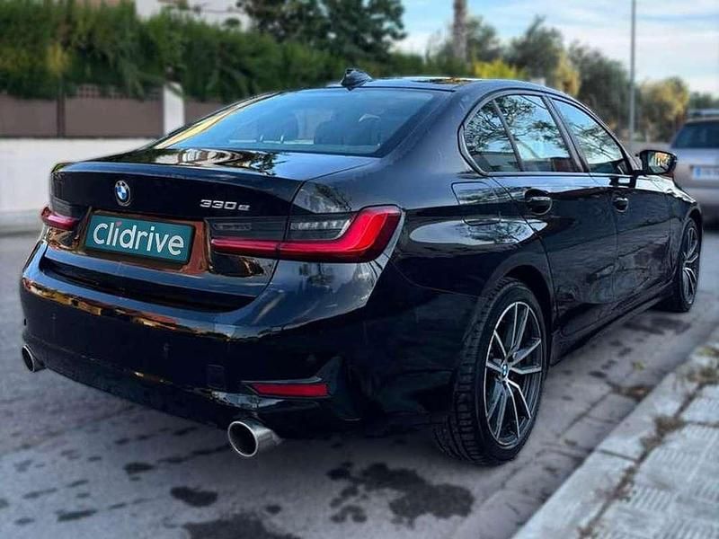 Usado BMW 330e 184 HP (135 kW) 2019 Preto Sedan
