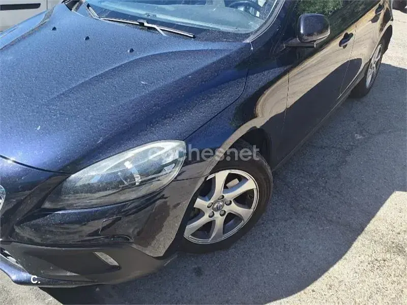 Usado Volvo V40 CC Momentum 120 CV (88 kW) 2015 Azul Familiar