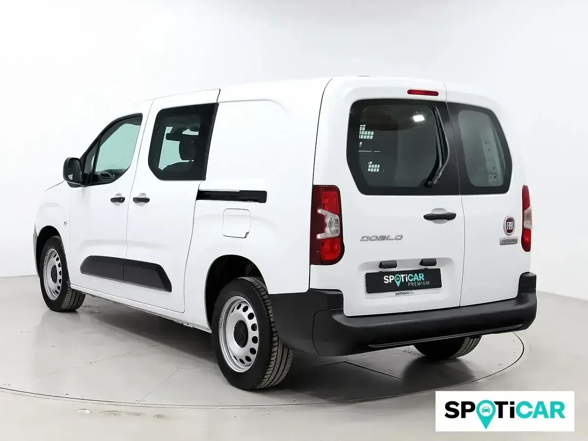 Usado Fiat Doblò 101 CV (74 kW) 2024 Blanco Monovolumen