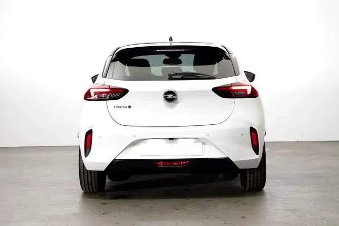 Usado Opel Corsa-e 100 kW (137 CV) 2023 Blanco Utilitario