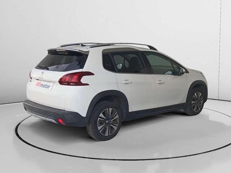 Usado Peugeot 2008 Allure 111 CV (81 kW) 2020 Blanco SUV