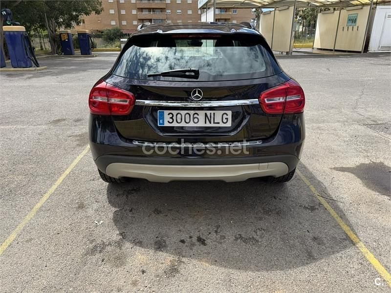 Usado Mercedes GLA200 Urban 136 CV (100 kW) 2016 Negro SUV