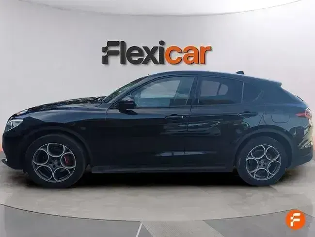 Usado Alfa Romeo Stelvio Sprint 190 CV (139 kW) 2021 Negro SUV