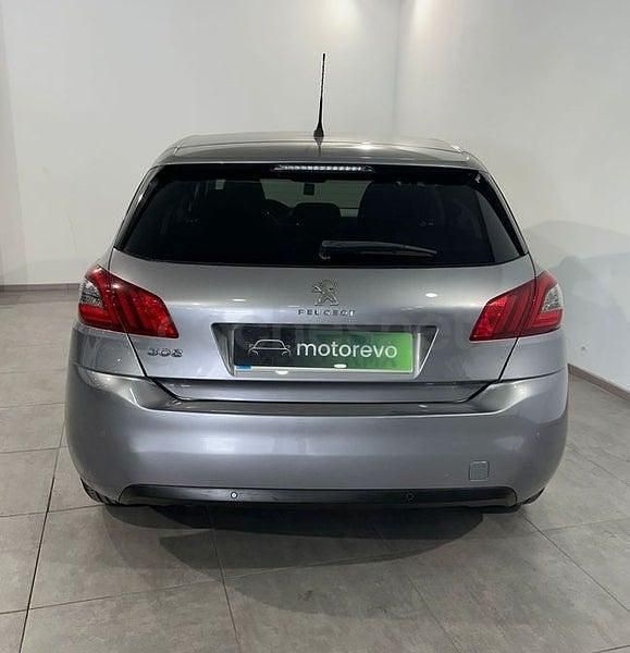 Usado Peugeot 308 Style 130 CV (95 kW) 2019 Gris / plata Berlina