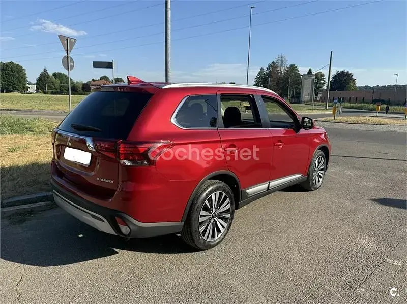 Usado Mitsubishi Outlander Motion 150 CV (110 kW) 2019 Rojo SUV