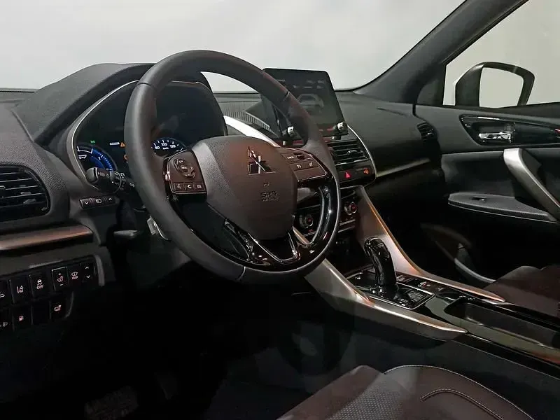 Usado Mitsubishi Eclipse Cross 188 CV (138 kW) 2025 Rojo SUV
