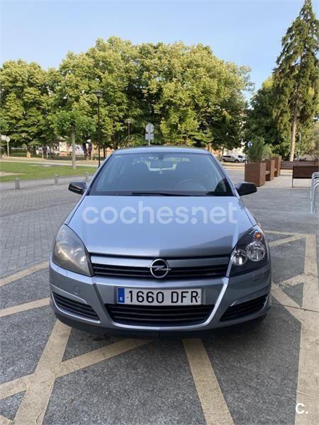Gris / plata Usado 2005 Opel Astra Enjoy Berlina | 3600 € (Caro) - Imagen 1/4