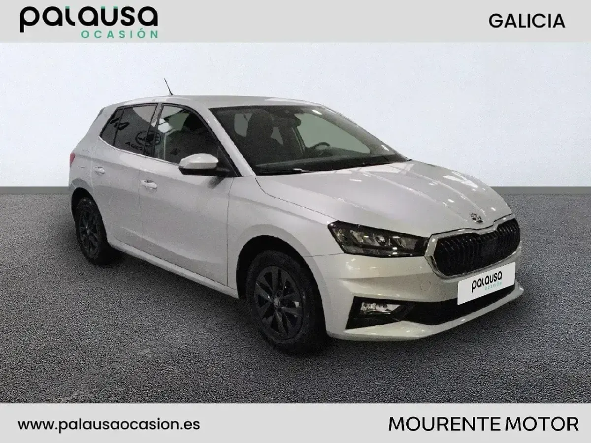 Usado Skoda Fabia Selection 95 CV (69 kW) 2025 Gris / plata Utilitario
