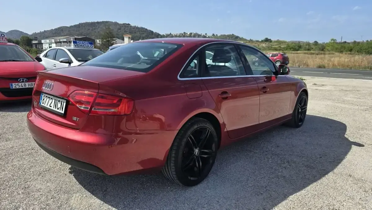 Usado Audi A4 120 CV (88 kW) 2008 Burdeos Berlina