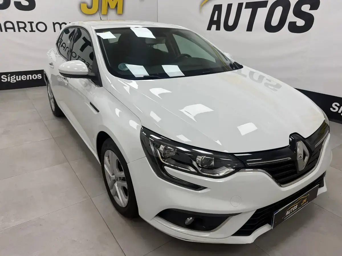 Usado Renault Mégane Business 115 CV (84 kW) 2020 Blanco Berlina