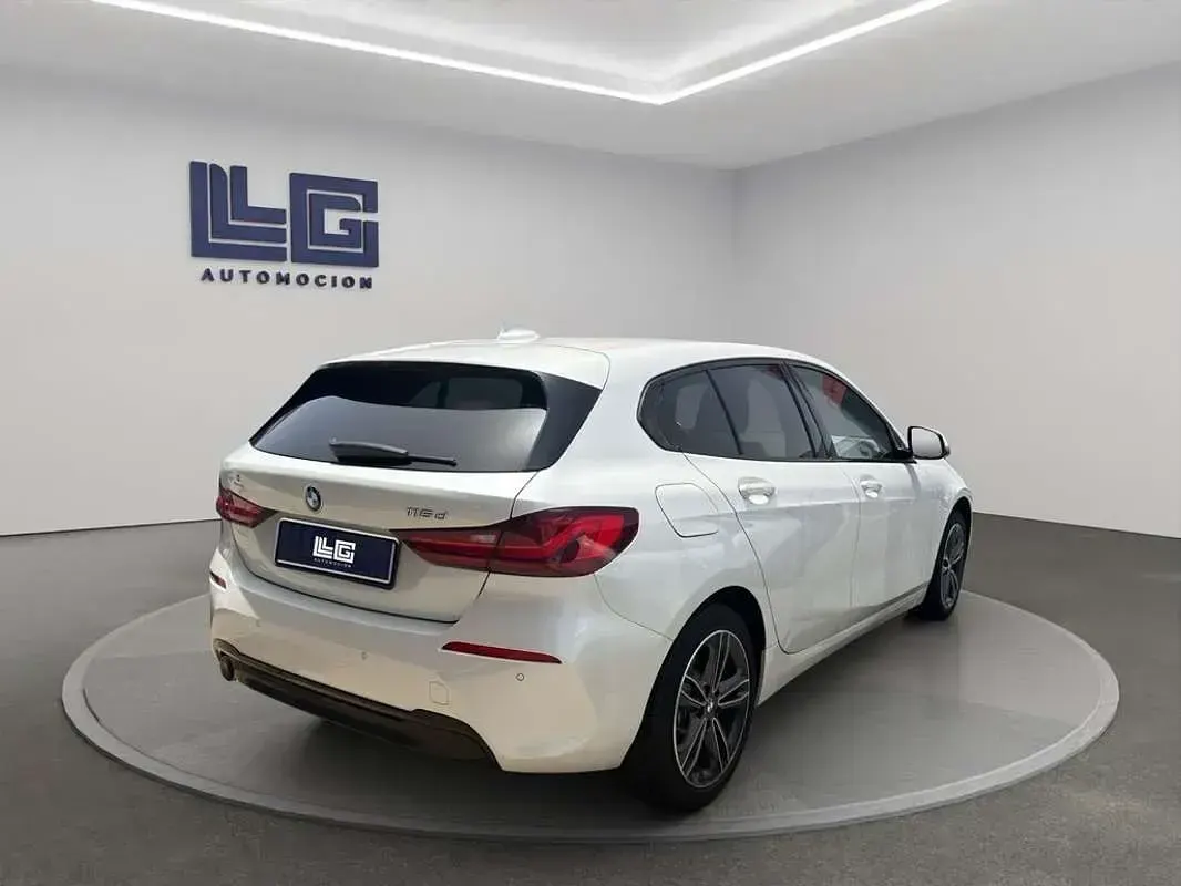 Usado BMW 116 116 CV (85 kW) 2021 Blanco Utilitario