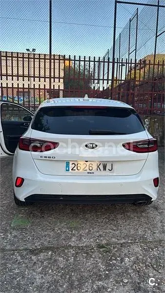 Usado Kia Ceed 136 CV (100 kW) 2019 Blanco Utilitario