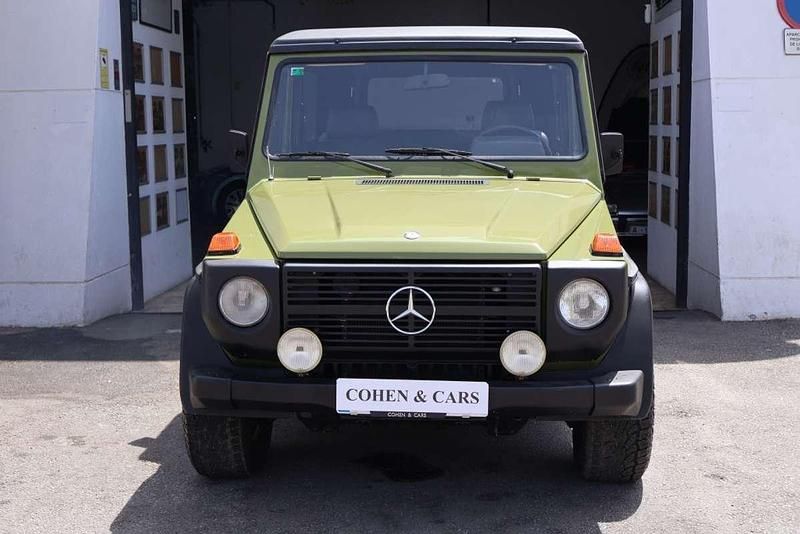 Usado Mercedes 240 72 CV (52 kW) 1979 Verde SUV