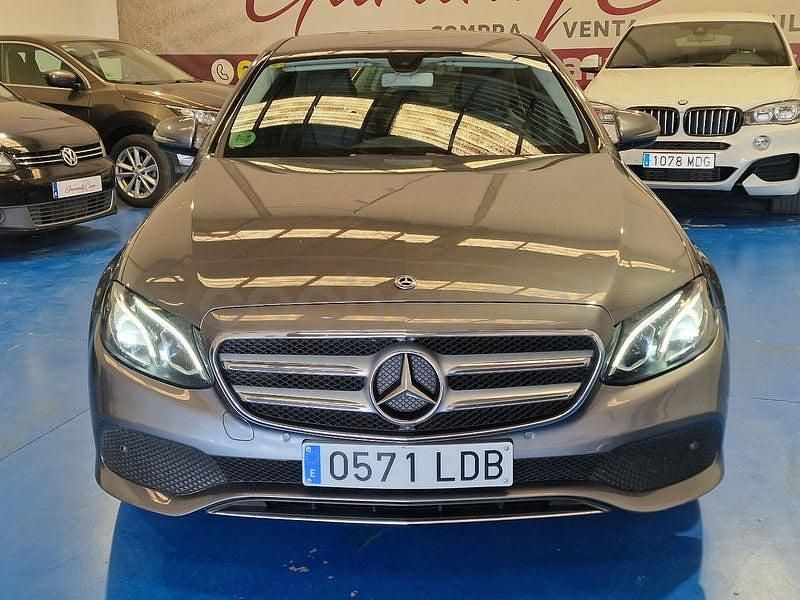 Usado Mercedes E200 184 CV (135 kW) 2018 Gris / plata Berlina