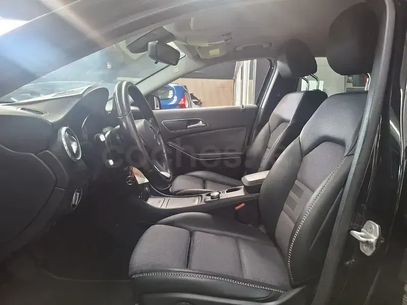 Usado Mercedes GLA200 Style 136 CV (100 kW) 2016 Negro SUV