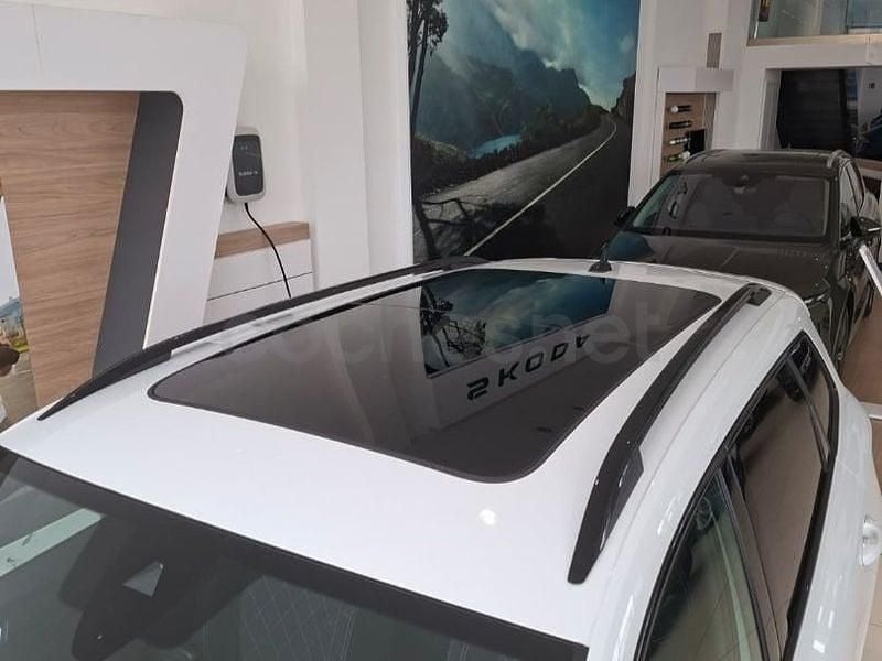 Usado Skoda Karoq SportLine 150 HP (110 kW) 2022 Branco SUV