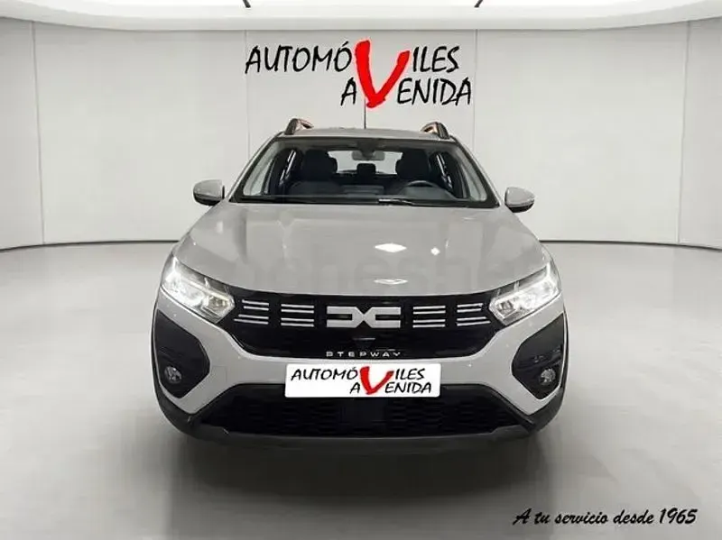 Usado Dacia Sandero Expression 101 CV (74 kW) 2023 Blanco Berlina