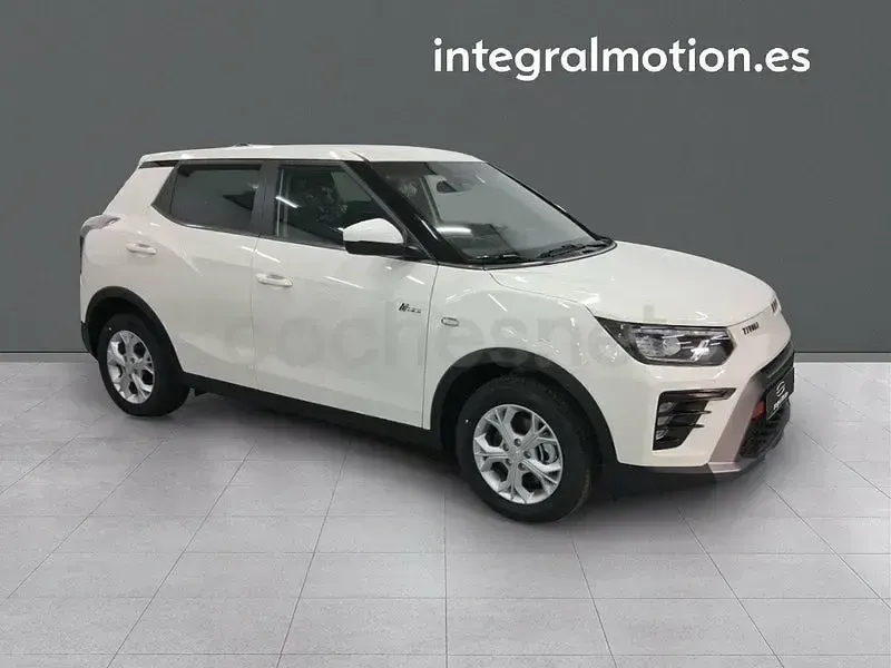 Usado KGM Tivoli 135 CV (99 kW) 2025 Blanco SUV