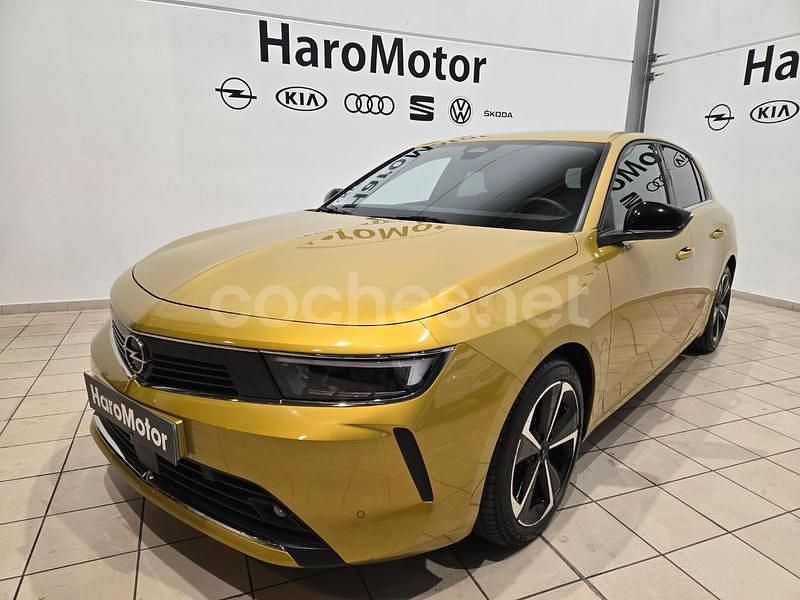 Usado Opel Astra Elegance 130 CV (95 kW) 2023 Amarillo Berlina