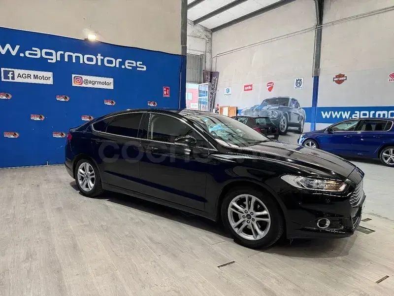 Usado Ford Mondeo Titanium 180 CV (132 kW) 2016 Negro Berlina