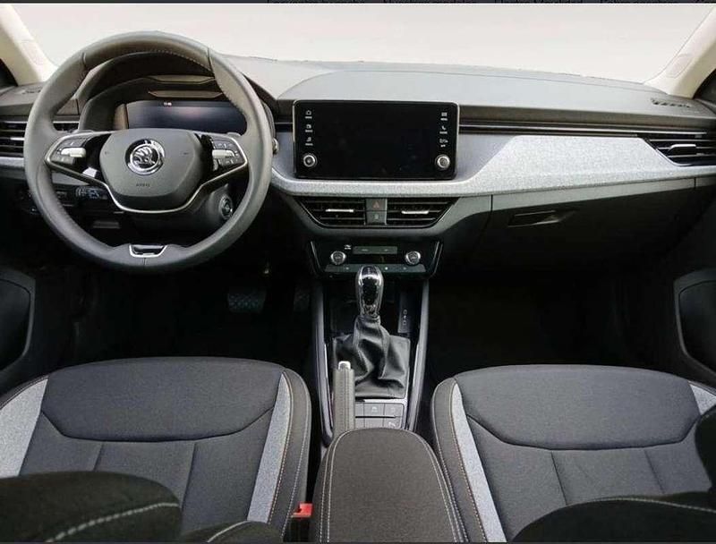 Usado Skoda Scala Selection 116 CV (85 kW) 2024 Azul Utilitario