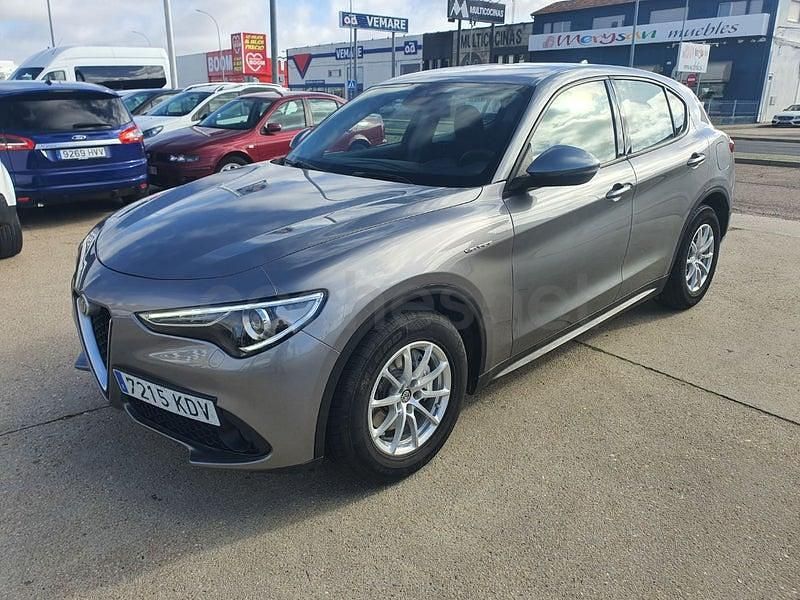 Gris / plata Usado 2017 Alfa Romeo Stelvio SUV | 19.900 € (Precio justo) - Imagen 1/4