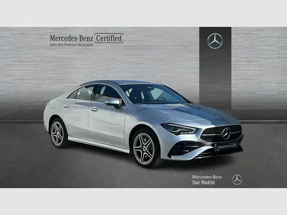 Usado Mercedes CLA250e AMG line 218 CV (160 kW) 2025 Plata hightech Berlina