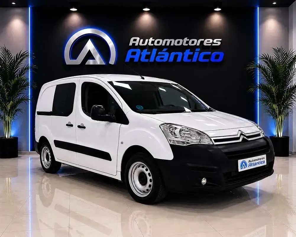 Usado Citroën Berlingo 75 CV (55 kW) 2016 Blanco Monovolumen