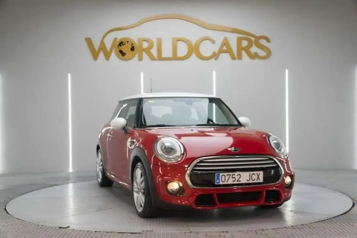 Usado Mini Cooper D 116 CV (85 kW) 2015 Rojo Utilitario