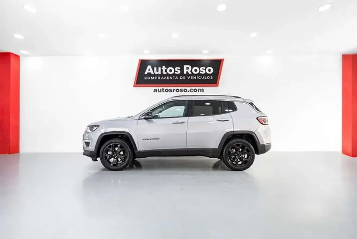 Usado Jeep Compass Limited 170 CV (125 kW) 2018 Gris SUV