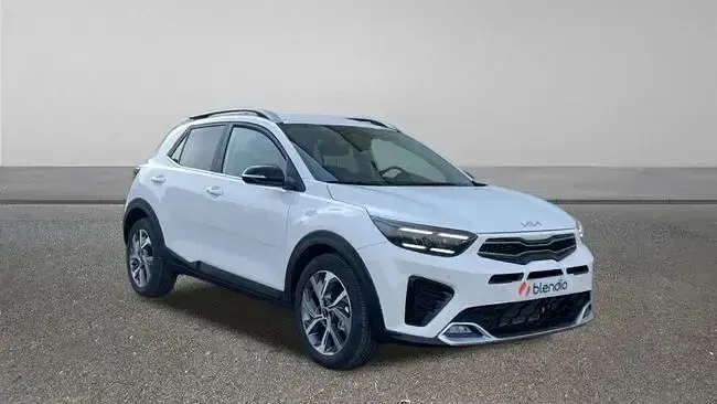 Usado Kia Stonic GT-Line 100 CV (73 kW) 2024 Blanco SUV