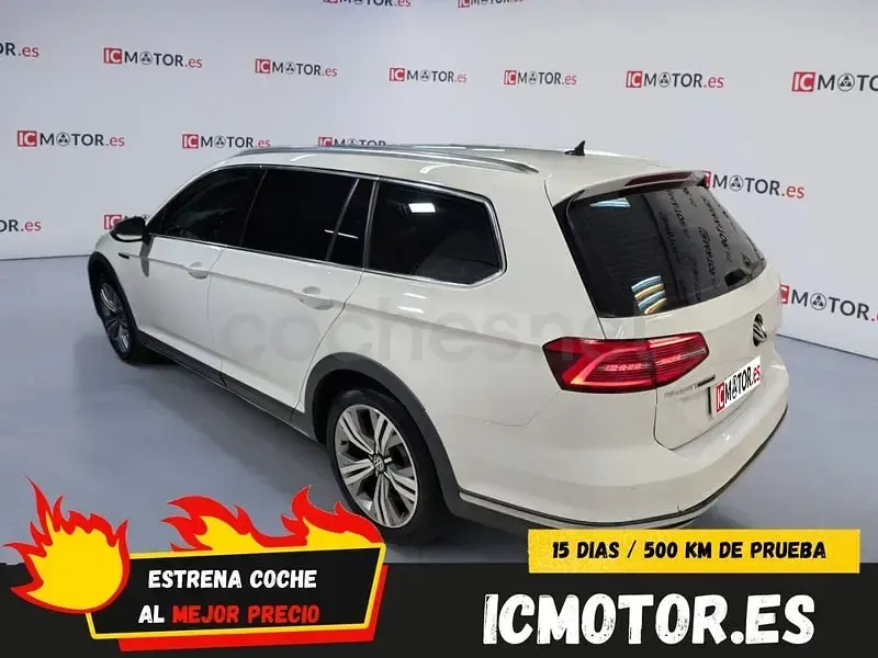 Usado VW Passat Alltrack 150 CV (110 kW) 2016 Blanco Familiar