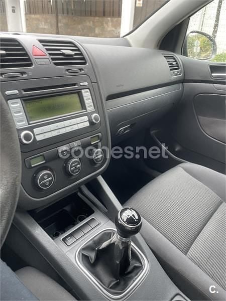 Usado VW Golf V 105 CV (77 kW) 2007 Beige Berlina