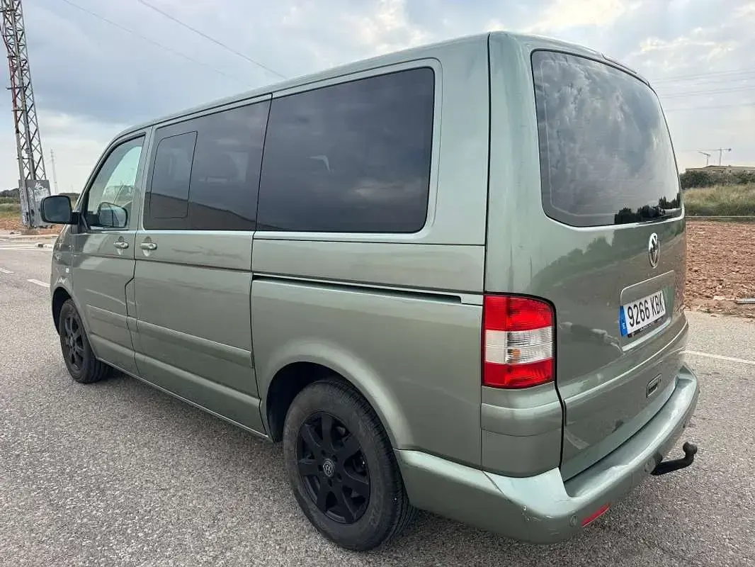 Usado VW Multivan Highline 174 CV (127 kW) 2007 Verde Monovolumen