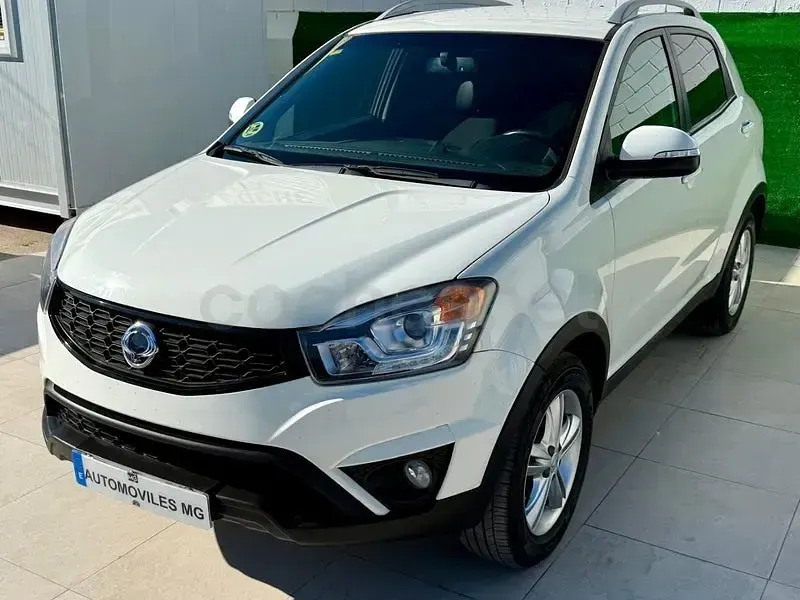 Usado SsangYong Korando Limited 149 CV (109 kW) 2015 Blanco SUV