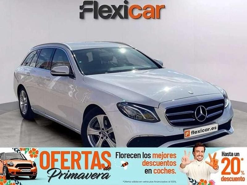 Usado Mercedes E200 160 CV (117 kW) 2019 Blanco Familiar