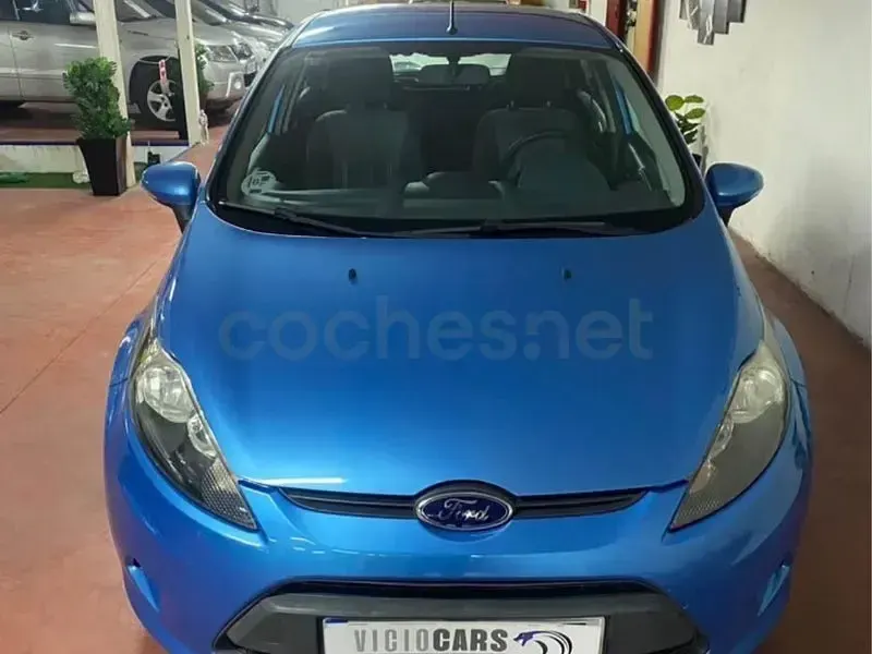 Usado Ford Fiesta Trend 68 CV (50 kW) 2009 Azul Berlina
