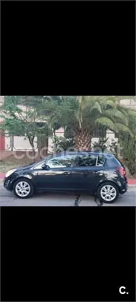 Usado Opel Corsa Color Edition 100 CV (73 kW) 2012 Negro Utilitario