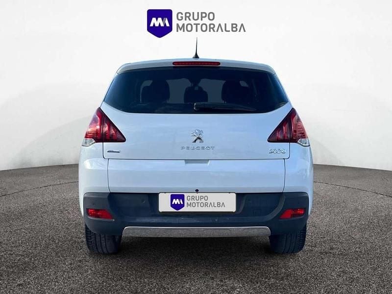 Usado Peugeot 3008 Allure 131 CV (96 kW) 2016 Blanco Monovolumen