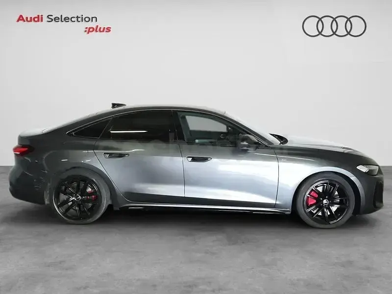 Usado Audi A5 Ambiente 299 CV (219 kW) 2025 Gris / plata Berlina