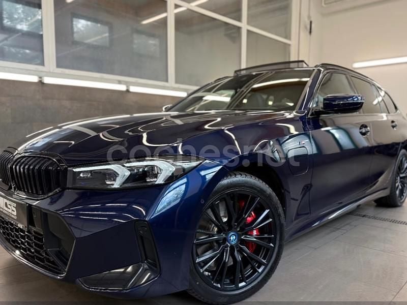 Azul Usado 2024 BMW 330e Comfort Edition Familiar | 47.500 € - Imagen 1/4