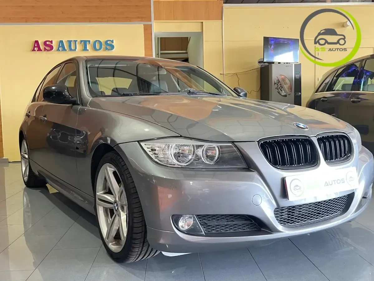 Usado BMW 316 Comfort Edition 115 CV (84 kW) 2010 Gris Berlina