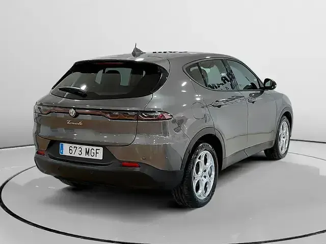 Usado Alfa Romeo Tonale Super 130 CV (95 kW) 2023 Gris SUV