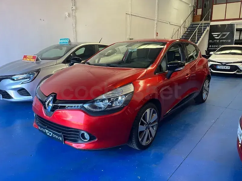 Usado Renault Clio IV Dynamique 90 CV (66 kW) 2015 Granate Berlina
