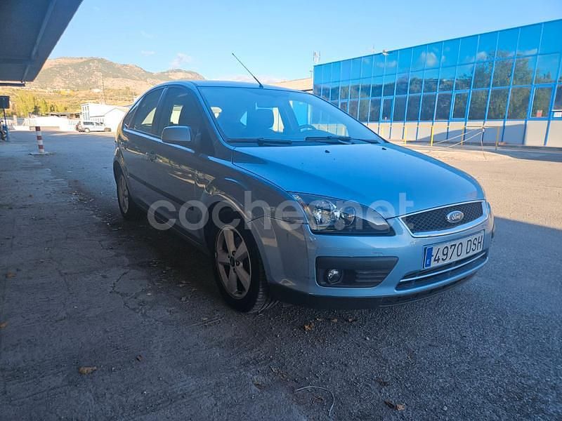 Usado Ford Focus Sport 109 CV (80 kW) 2006 Azul Berlina