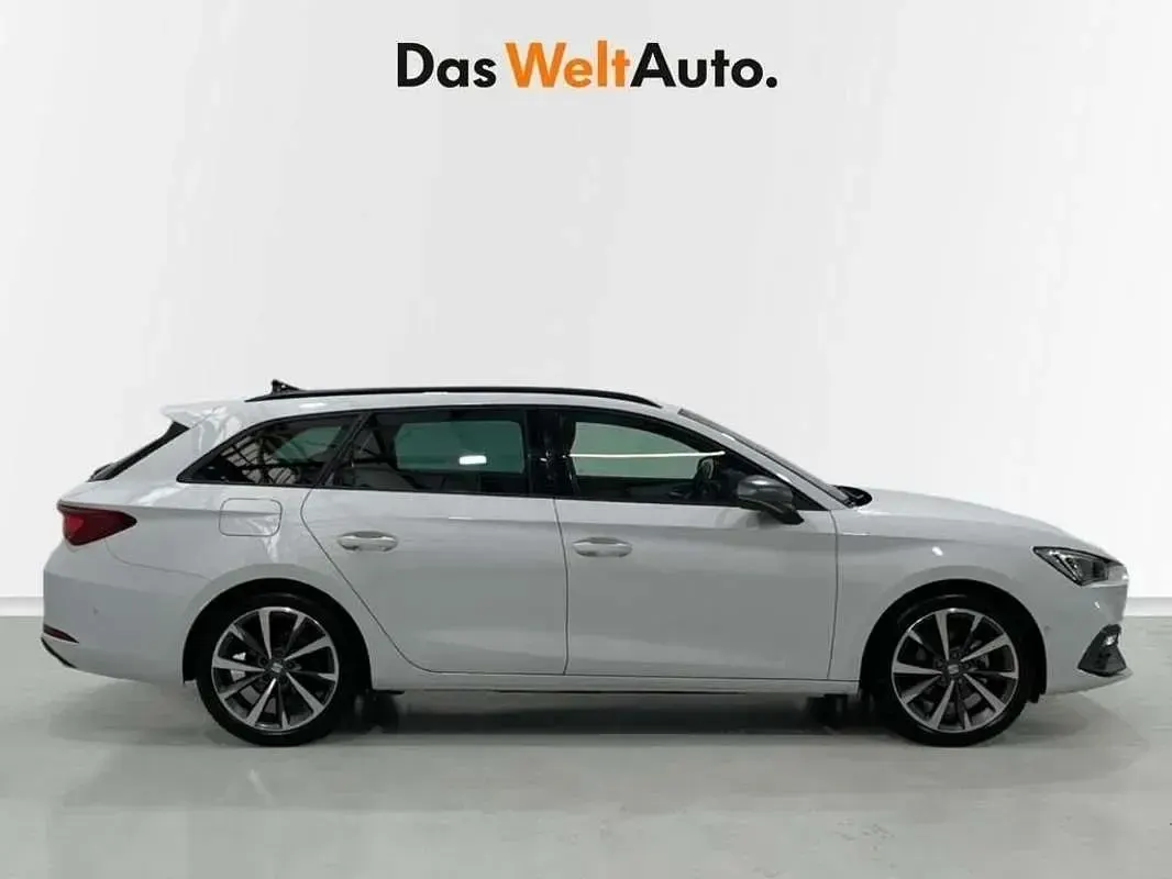 Usado Seat Leon ST FR 150 CV (110 kW) 2025 Blanco Familiar