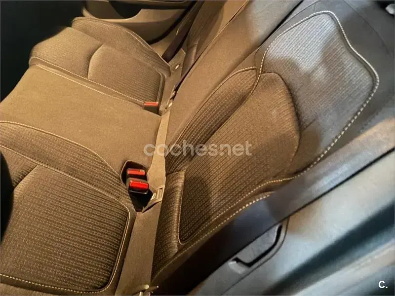 Usado Renault Mégane 90 CV (66 kW) 2017 Negro Berlina