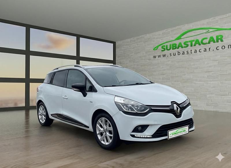Usado Renault Clio GrandTour LIMITED 90 CV (66 kW) 2018 Blanco Familiar