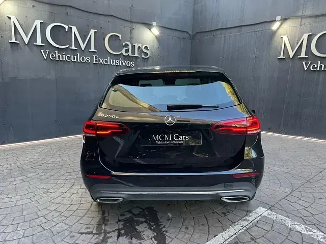 Usado Mercedes B250e 218 CV (160 kW) 2021 Negro Utilitario