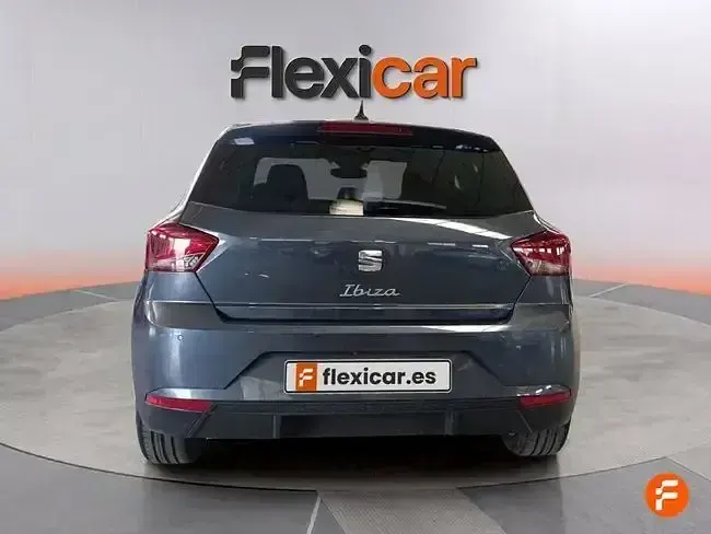 Usado Seat Ibiza 115 CV (84 kW) 2024 Gris Utilitario
